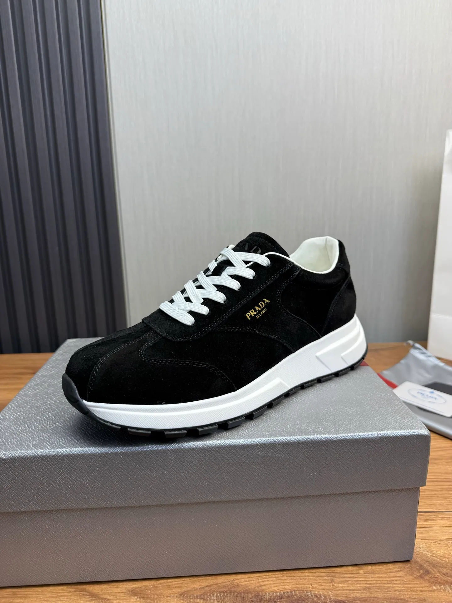 Men's shoes 💰580💰 [PRADA] Hot-selling men's shoes shipped 👏Official website synchronized ⬆️ Original cowhide fabric + cowhide lining, cowhide feet 🐮 1:1 shipment ✔️Original original sole, 38-45 (45. Customized, non-refundable)